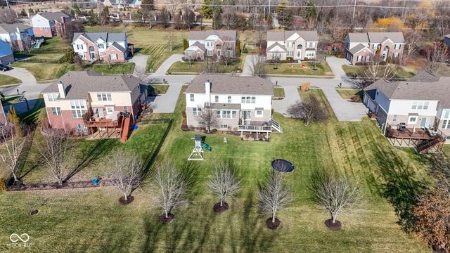3905 Heathfield Court, Zionsville, IN 46077
