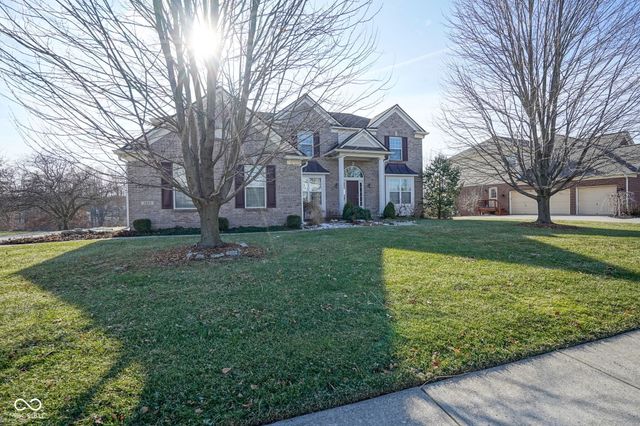 3905 Heathfield Court, Zionsville, IN 46077