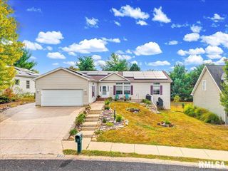 124 S COLUMBUS Street, North Pekin, IL 61554