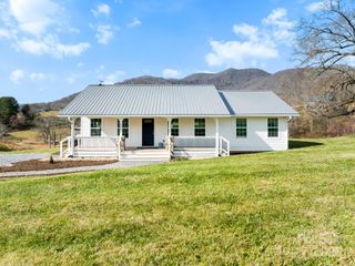 3367 Thickety Road, Clyde, NC 28721