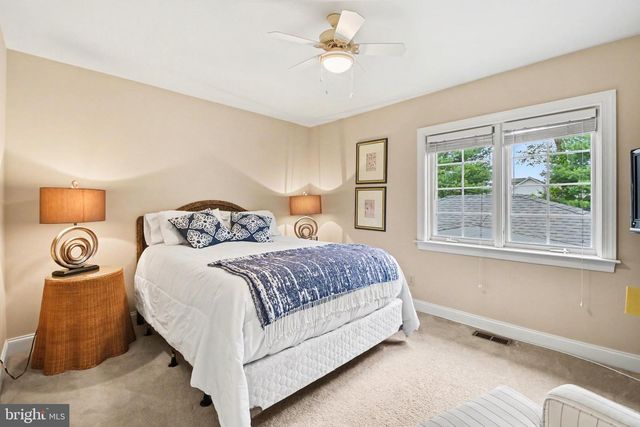 417 VINEYARD LN, Downingtown, PA 19335