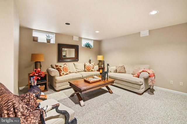 417 VINEYARD LN, Downingtown, PA 19335