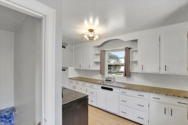12417 E 8th Ave, Spokane Valley, WA 99216