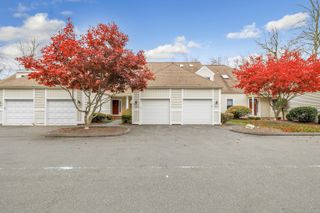 304 Summerfield Gardens 304, Shelton, CT 06484