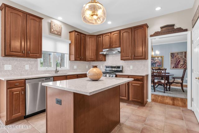 61 Lions Court, Freehold, NJ 07728