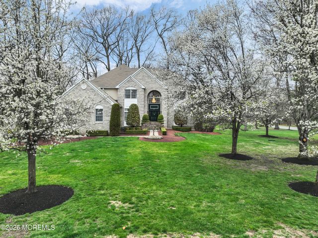 61 Lions Court, Freehold, NJ 07728