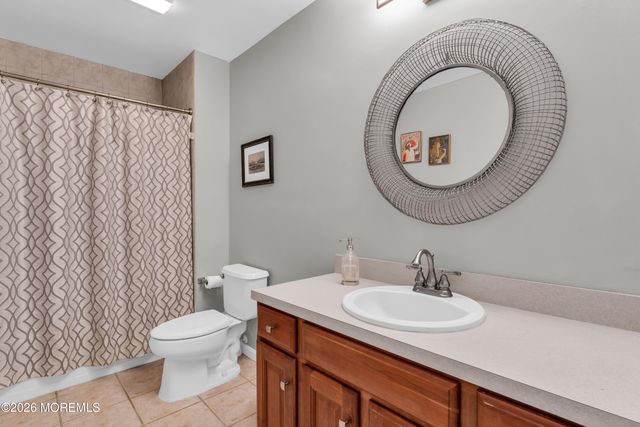 61 Lions Court, Freehold, NJ 07728