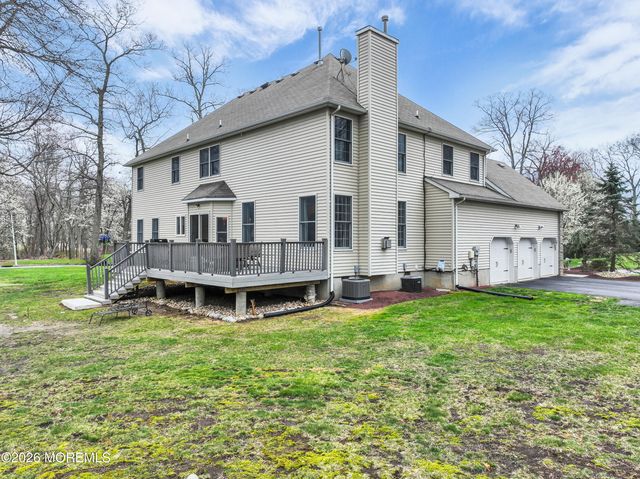 61 Lions Court, Freehold, NJ 07728