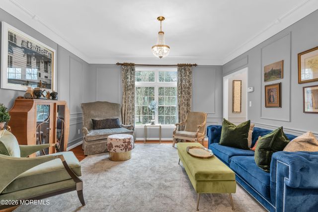 61 Lions Court, Freehold, NJ 07728