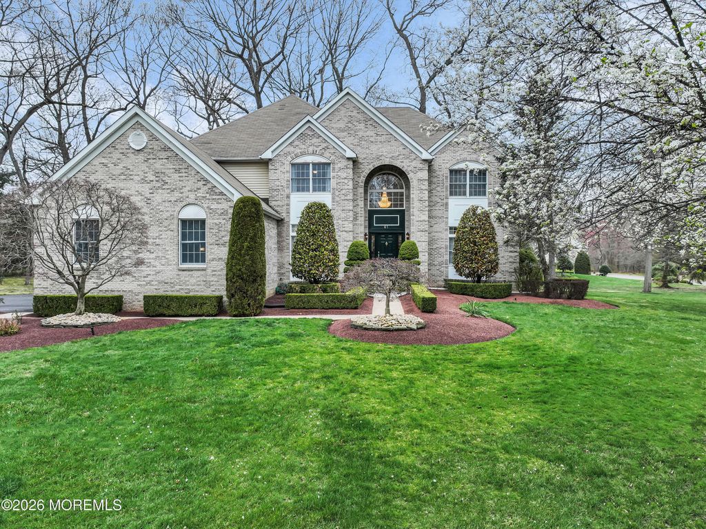 61 Lions Court, Freehold, NJ 07728