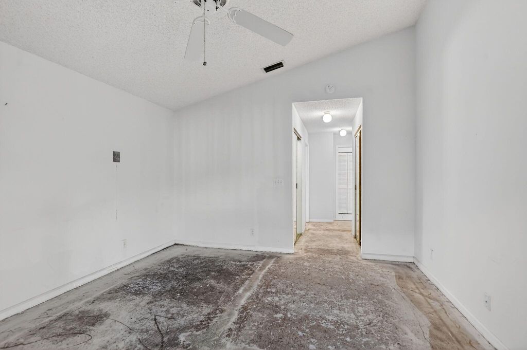 Image 18 of property listing at 6185 NW 77 Place, Parkland, FL 33067