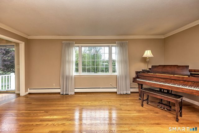 41 Tuttle Court, Bethany, CT 06524