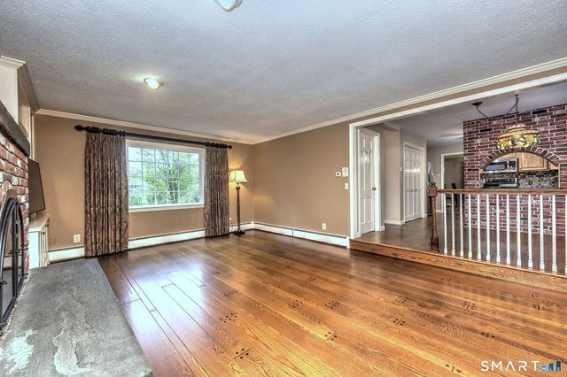 41 Tuttle Court, Bethany, CT 06524