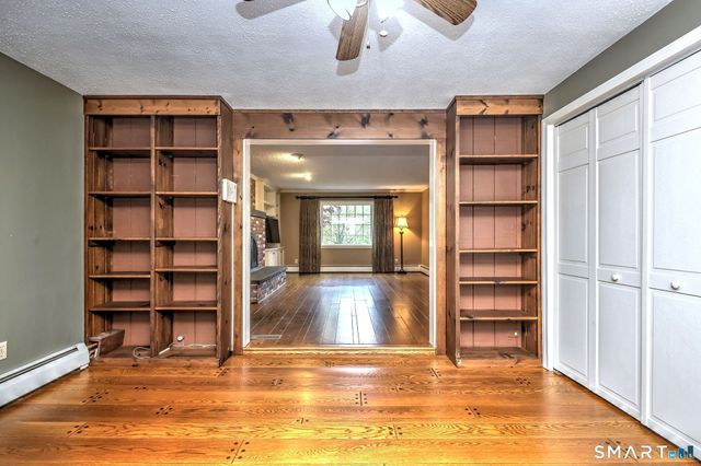 41 Tuttle Court, Bethany, CT 06524