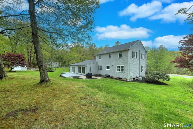 41 Tuttle Court, Bethany, CT 06524
