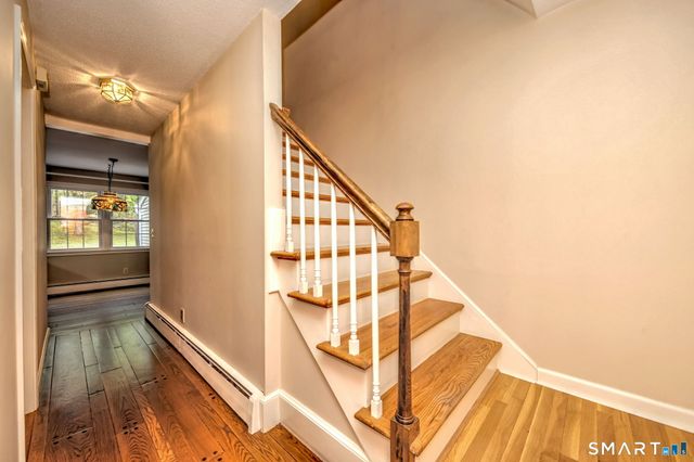 41 Tuttle Court, Bethany, CT 06524