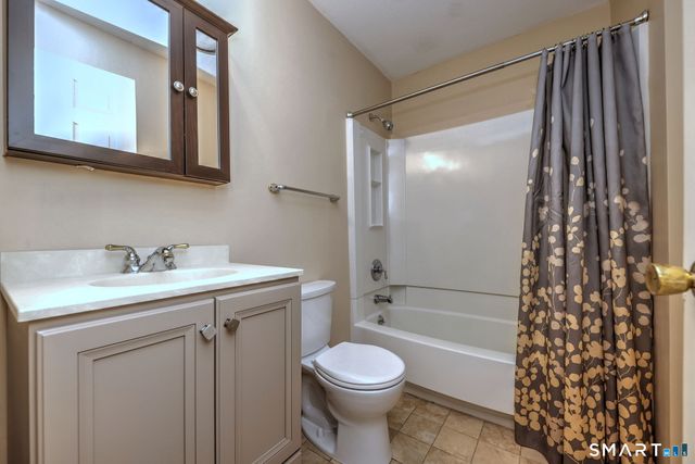 41 Tuttle Court, Bethany, CT 06524