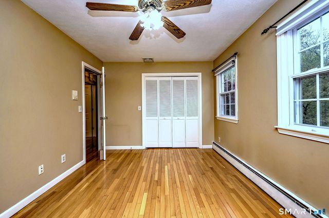 41 Tuttle Court, Bethany, CT 06524