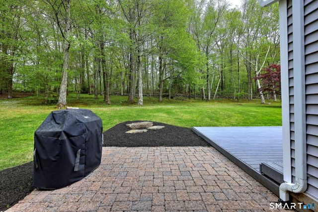41 Tuttle Court, Bethany, CT 06524