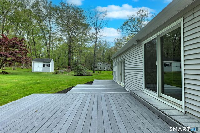 41 Tuttle Court, Bethany, CT 06524