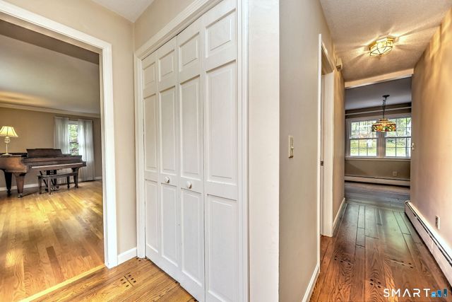 41 Tuttle Court, Bethany, CT 06524