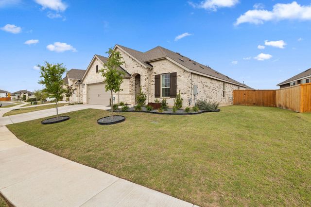 330 Bay Breeze DR, Kyle, TX 78640