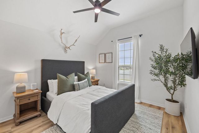 330 Bay Breeze DR, Kyle, TX 78640