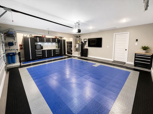 330 Bay Breeze DR, Kyle, TX 78640