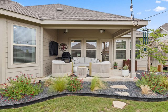 330 Bay Breeze DR, Kyle, TX 78640