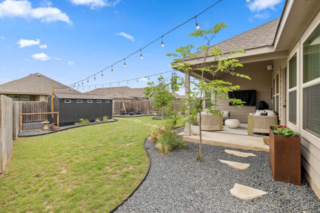 330 Bay Breeze DR, Kyle, TX 78640
