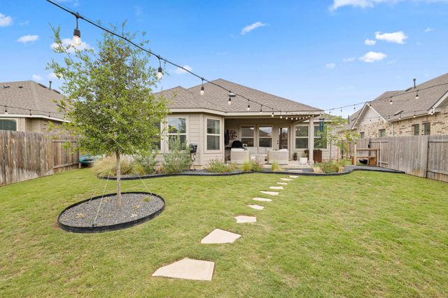 330 Bay Breeze DR, Kyle, TX 78640