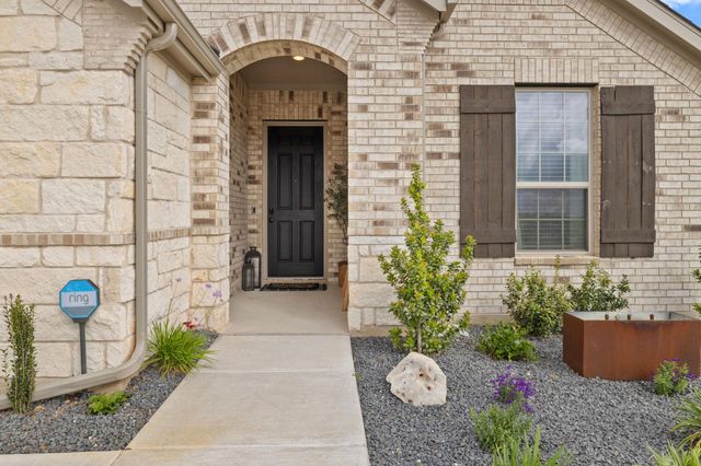 330 Bay Breeze DR, Kyle, TX 78640