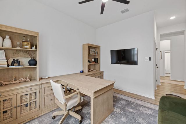 330 Bay Breeze DR, Kyle, TX 78640