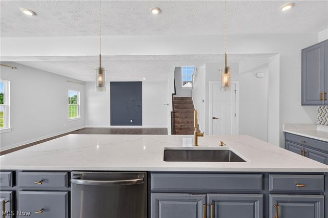 5454 Schueller Boulevard, Sheffield Lake, OH 44054