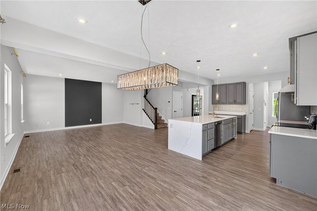5454 Schueller Boulevard, Sheffield Lake, OH 44054