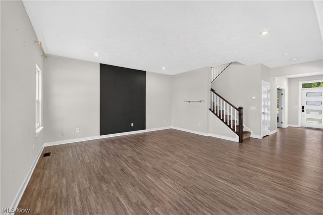 5454 Schueller Boulevard, Sheffield Lake, OH 44054