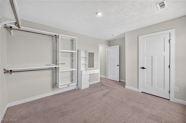 5454 Schueller Boulevard, Sheffield Lake, OH 44054