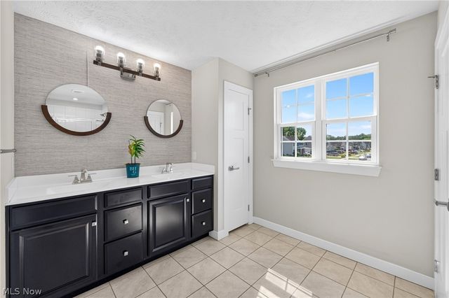 5454 Schueller Boulevard, Sheffield Lake, OH 44054