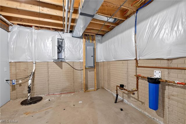 5454 Schueller Boulevard, Sheffield Lake, OH 44054
