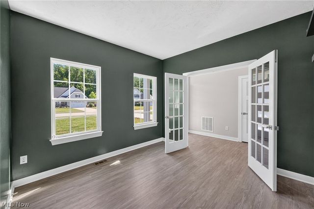 5454 Schueller Boulevard, Sheffield Lake, OH 44054