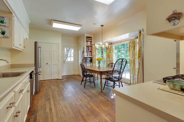 353 WILLIAMSBURG LN, Memphis, TN 38117