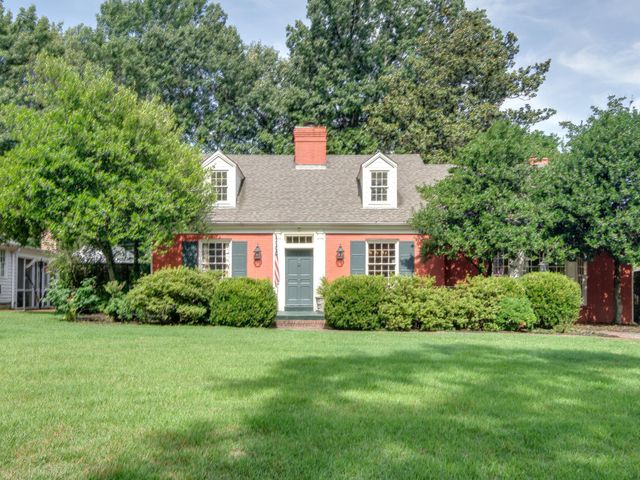 353 WILLIAMSBURG LN, Memphis, TN 38117