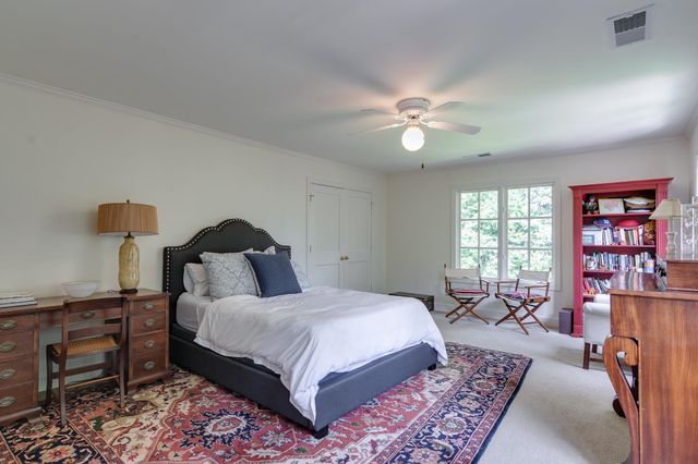 353 WILLIAMSBURG LN, Memphis, TN 38117