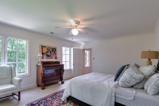 353 WILLIAMSBURG LN, Memphis, TN 38117