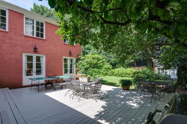353 WILLIAMSBURG LN, Memphis, TN 38117