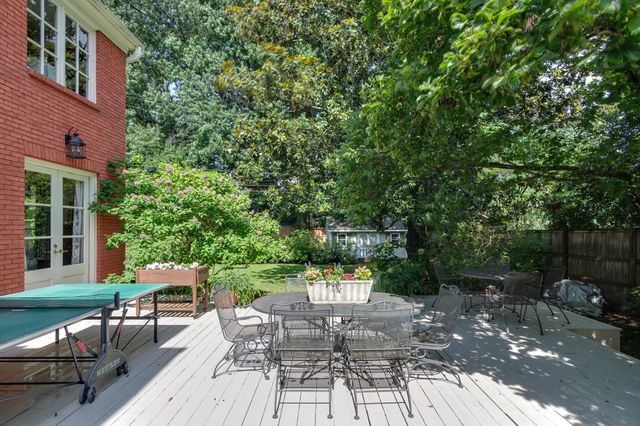 353 WILLIAMSBURG LN, Memphis, TN 38117