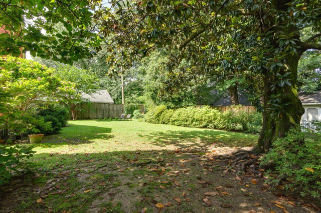 353 WILLIAMSBURG LN, Memphis, TN 38117