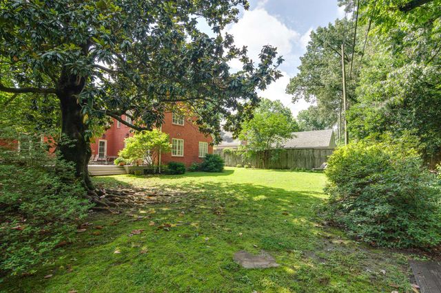 353 WILLIAMSBURG LN, Memphis, TN 38117