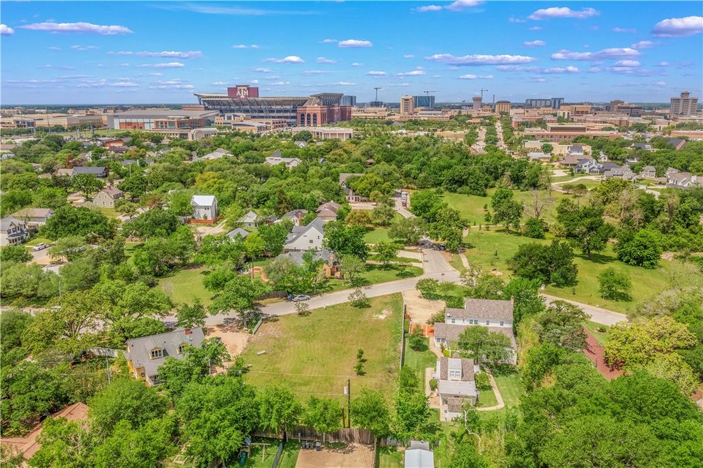 601 Hereford Street, College Station, TX 77840
