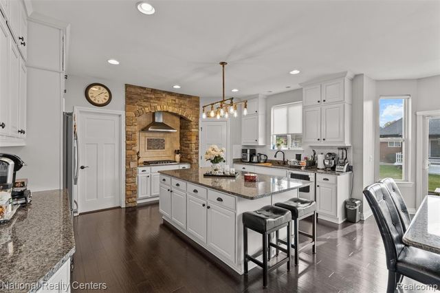 17632 Goldeneye Drive, Clinton Township, MI 48038